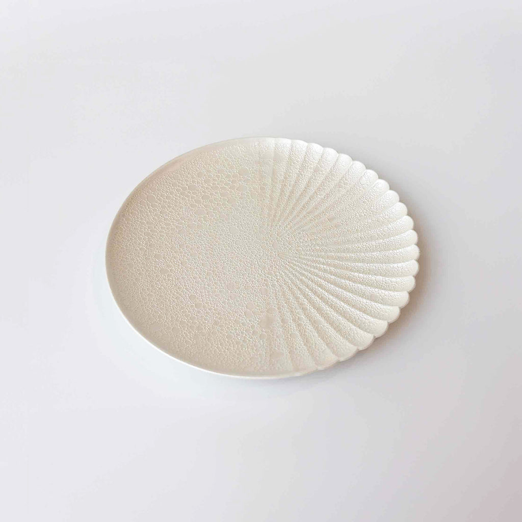 有田焼 | 白泡化粧 片菊彫 プレート 16.5cm/6.5inch 日本製