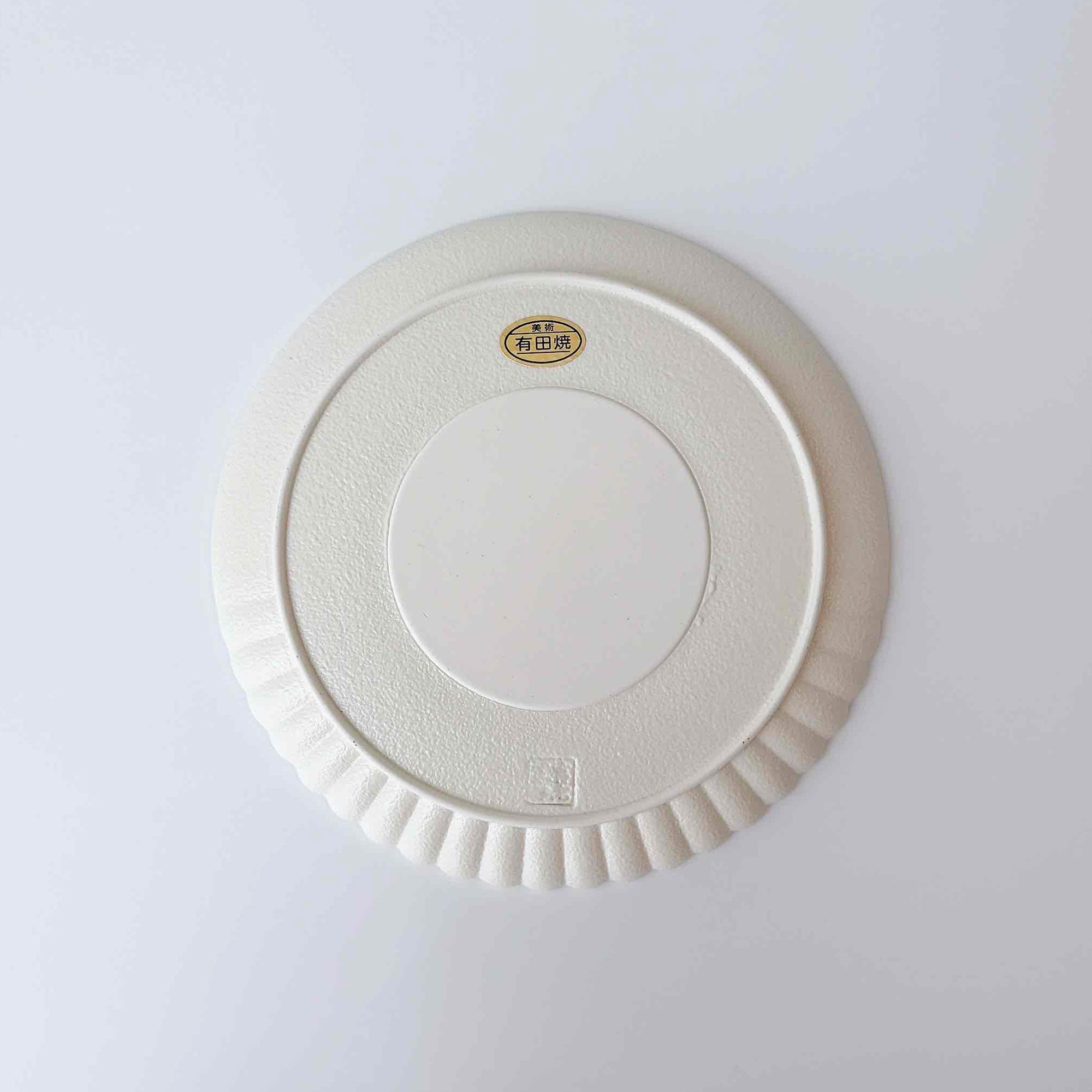 有田焼 | 白泡化粧 片菊彫 プレート 23cm/9.05inch 日本製