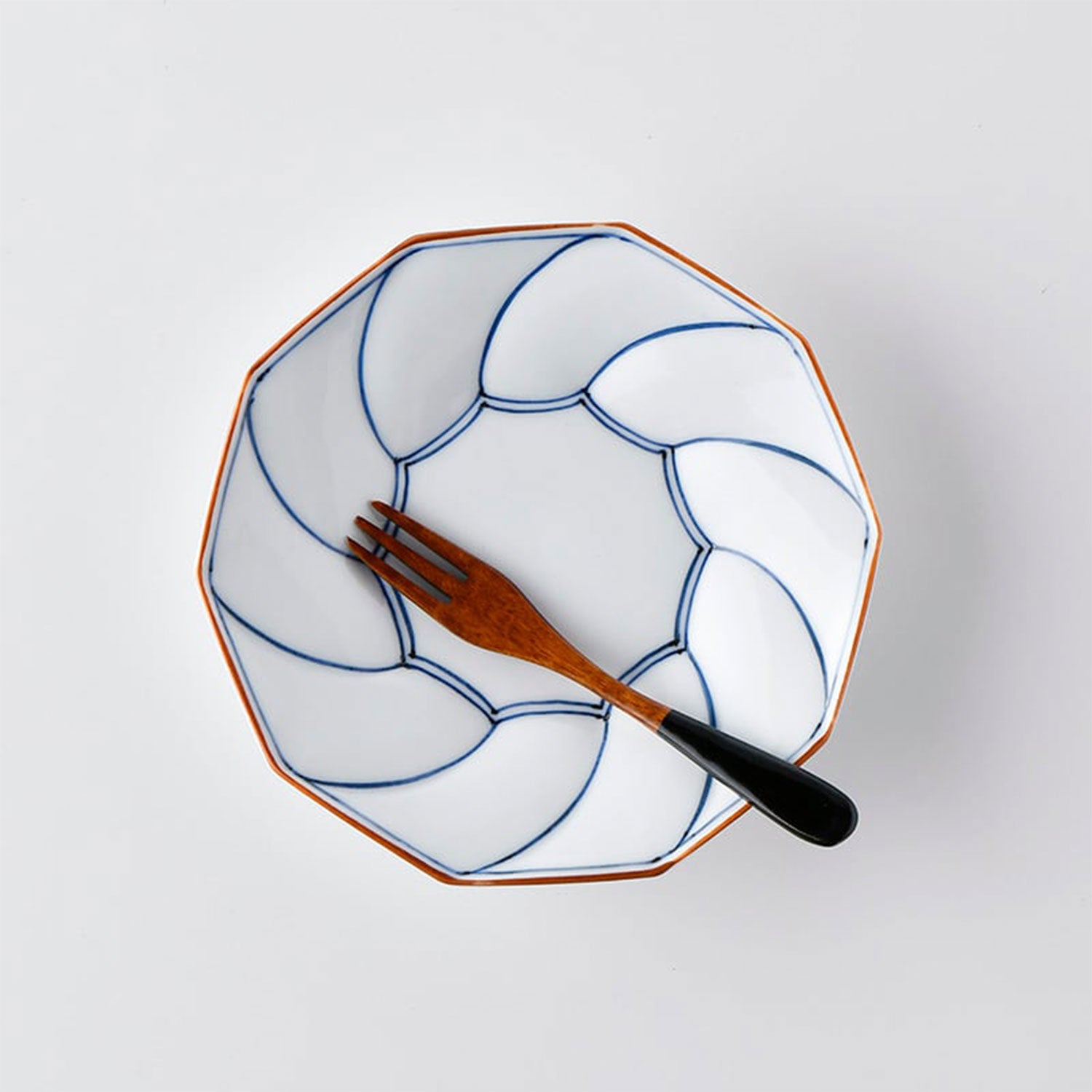 波佐美焼 | 磁器製皿 Φ15cm / 5.9inch ネジリ線 青